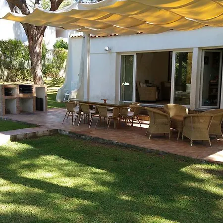 Villapinheiros וילה *